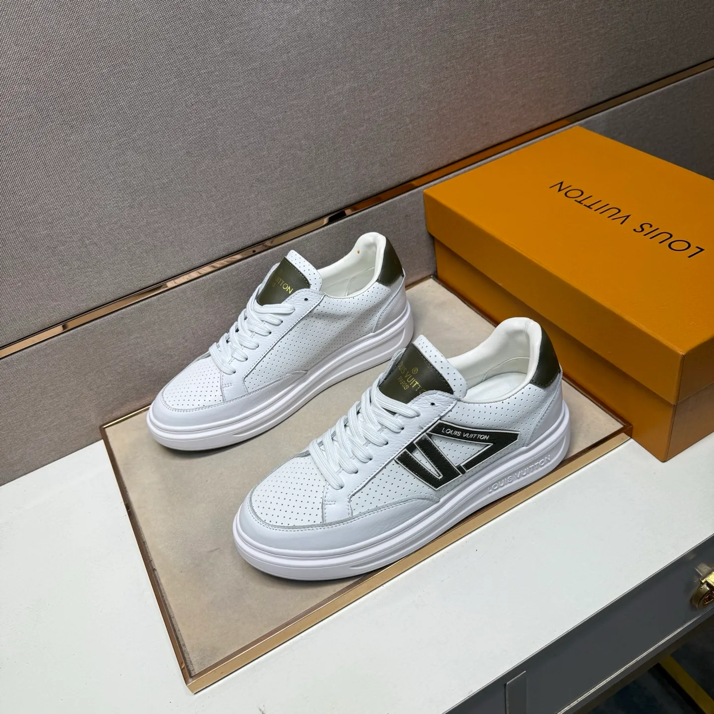⬛️Men's shoes 💰p420 [LV～] Men's casual shoes 2025z cabinet sales simultaneously 🔶Size: 38-44 #️⃣ 🔷6 colors🔜The upper is made of multi-material splicing ➕Genuine leather lining, comfortable and breathable, sole: original comfortable and wear-resistant outsole, ⚠️Real thing📱Photographed🎬The real thing is better📢📢📢